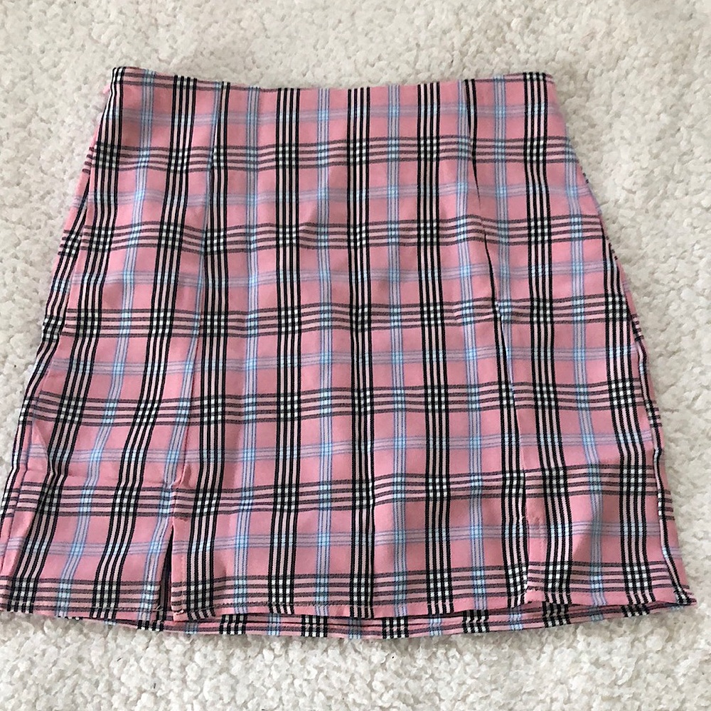 Pink Skirt with two slits on the side! Size XS